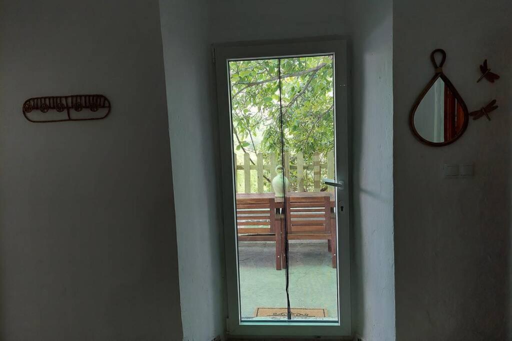 La Huerta Del Castillo Con Su Caz De Agua - Enjoy Life & Relax Castillo de Locubin Exterior photo