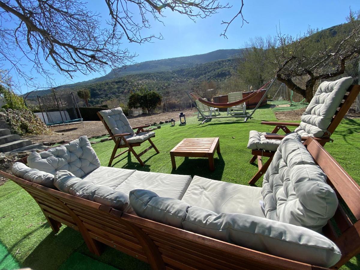 La Huerta Del Castillo Con Su Caz De Agua - Enjoy Life & Relax Castillo de Locubin Exterior photo