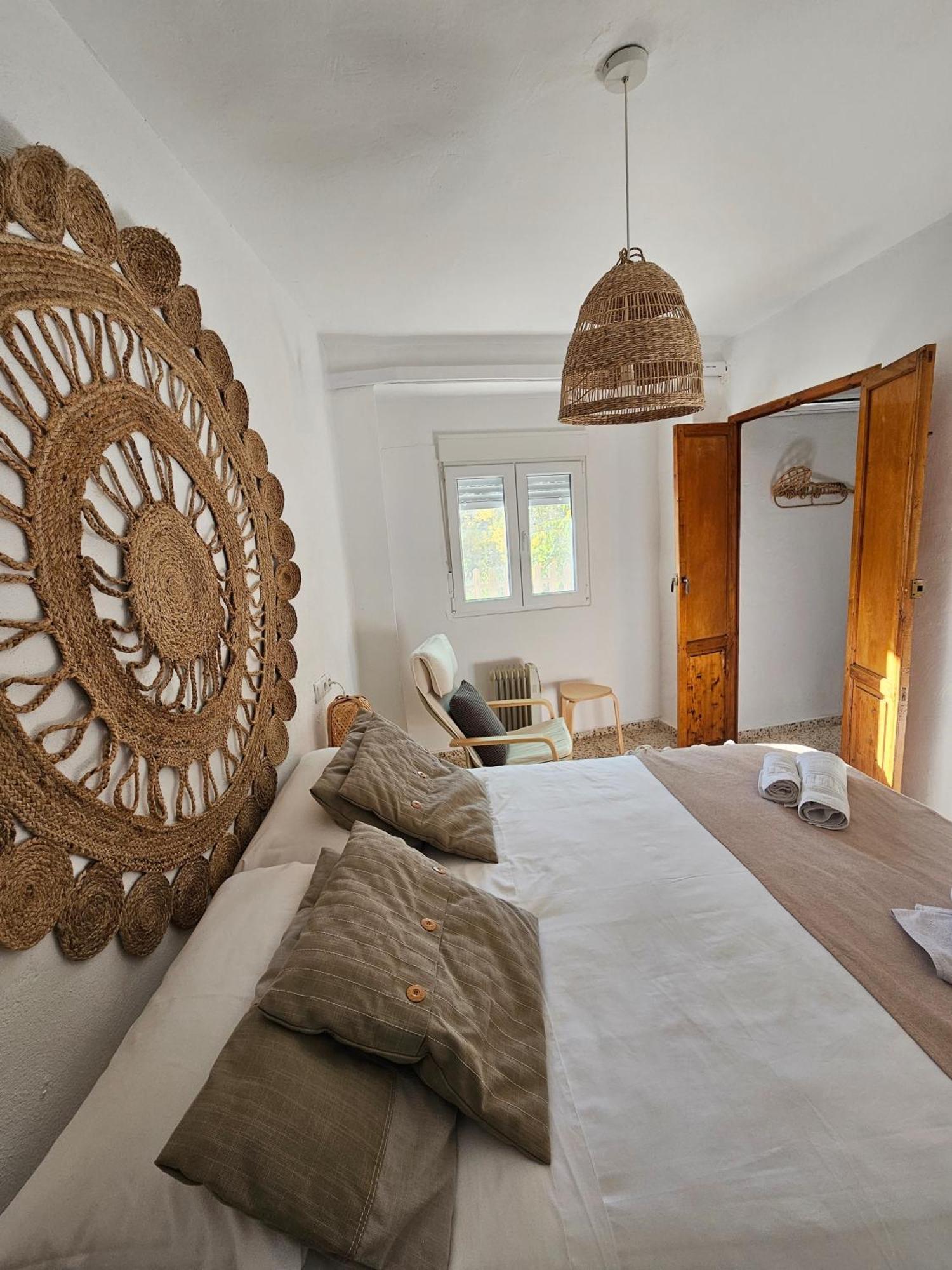 La Huerta Del Castillo Con Su Caz De Agua - Enjoy Life & Relax Castillo de Locubin Exterior photo